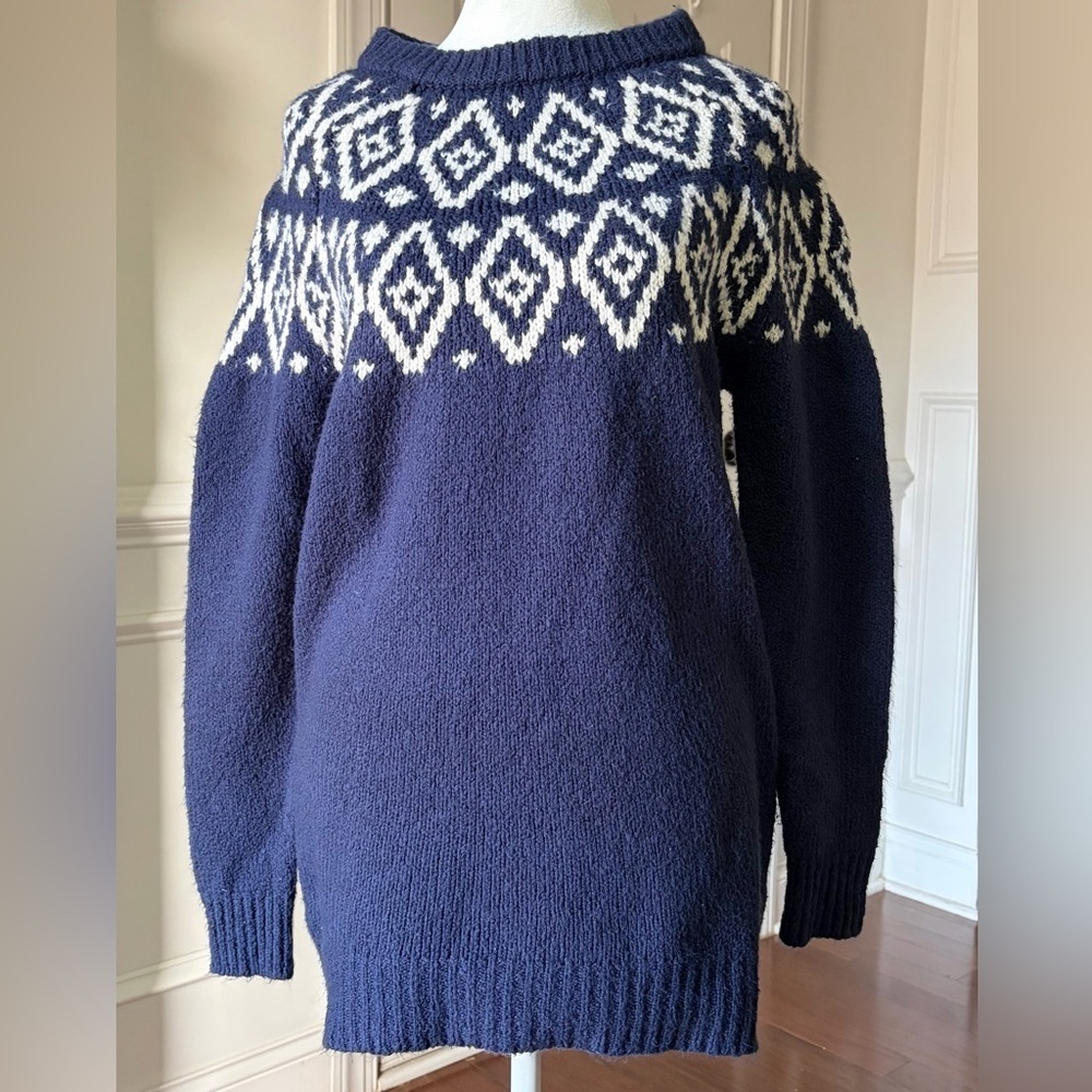 Aerie Navy and Cream Geometric Sweater